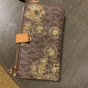Michael Kors wallet with check/iPhone holder